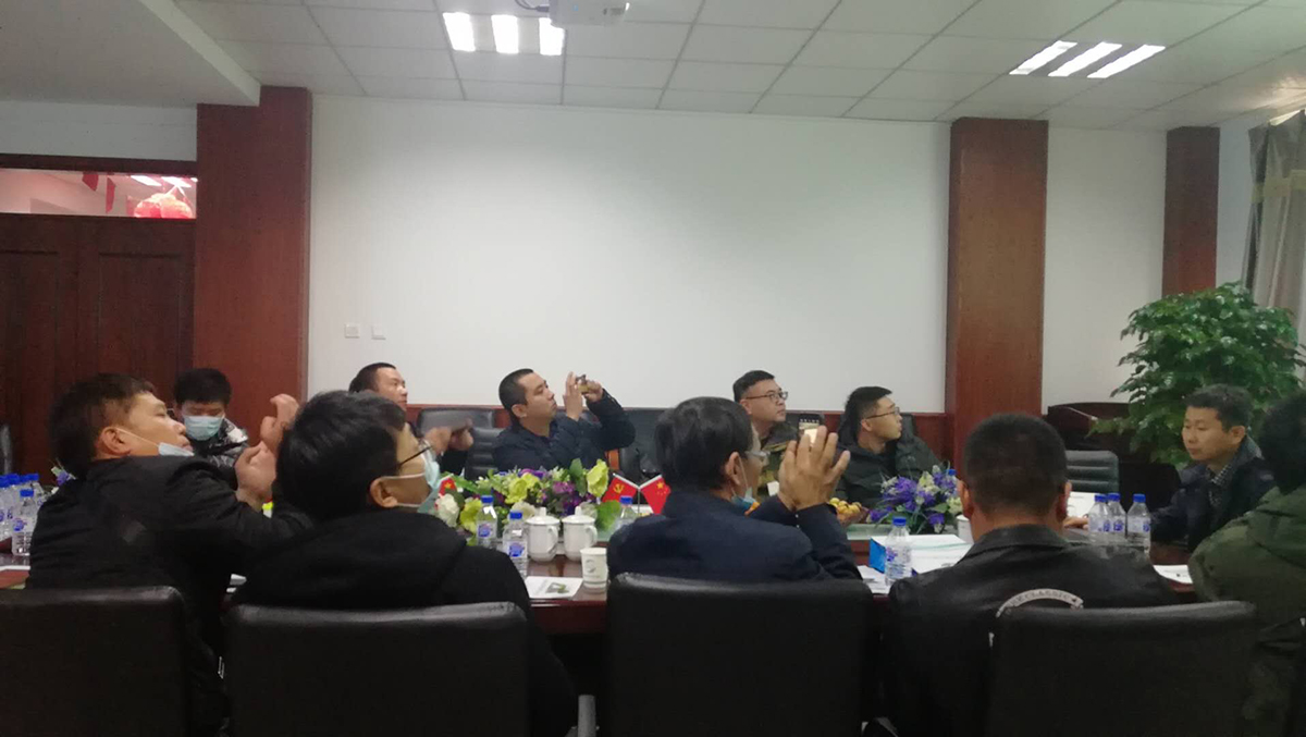 培训会中 网站版.jpg